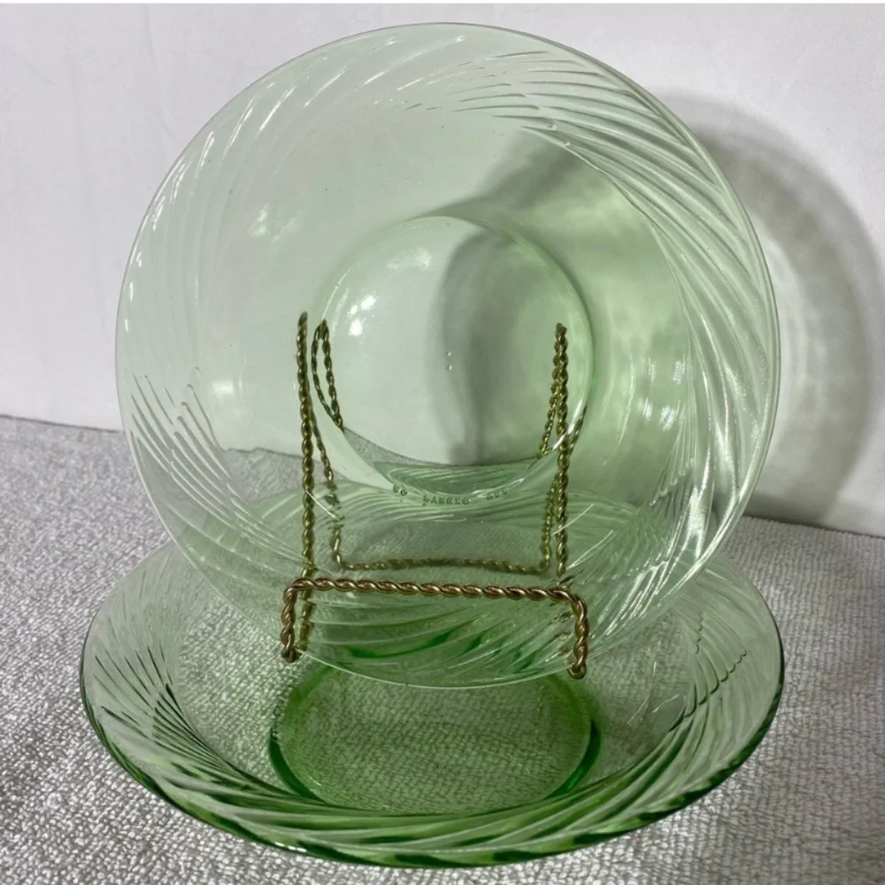 PYREX Spring Green Festiva Swirl Shallow Bowls x2 Cottagecore Nostalgia Grandma